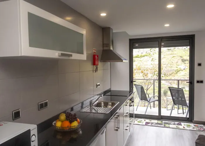 Amoreira House 4* 칼례타